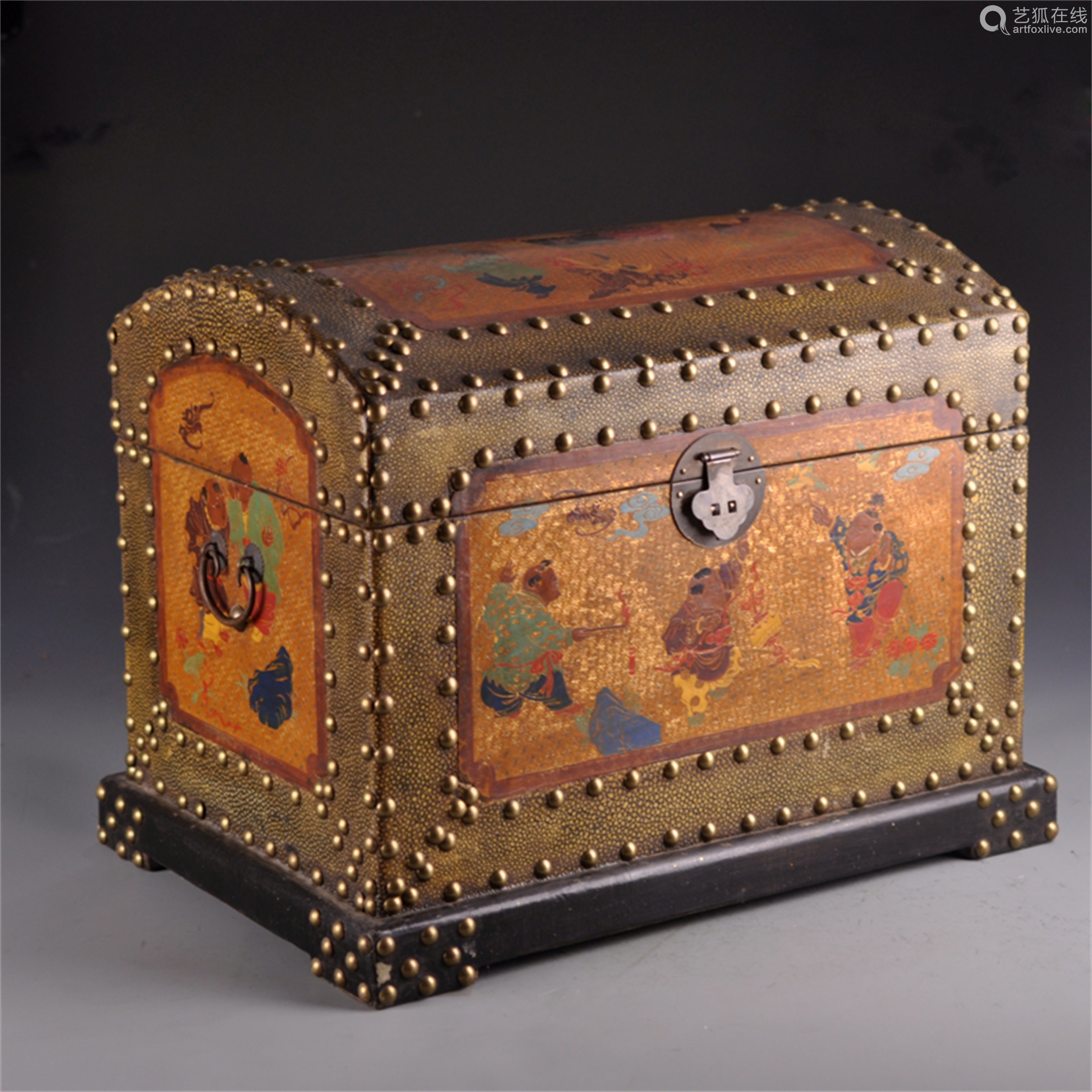 a delicate chinese treasure box