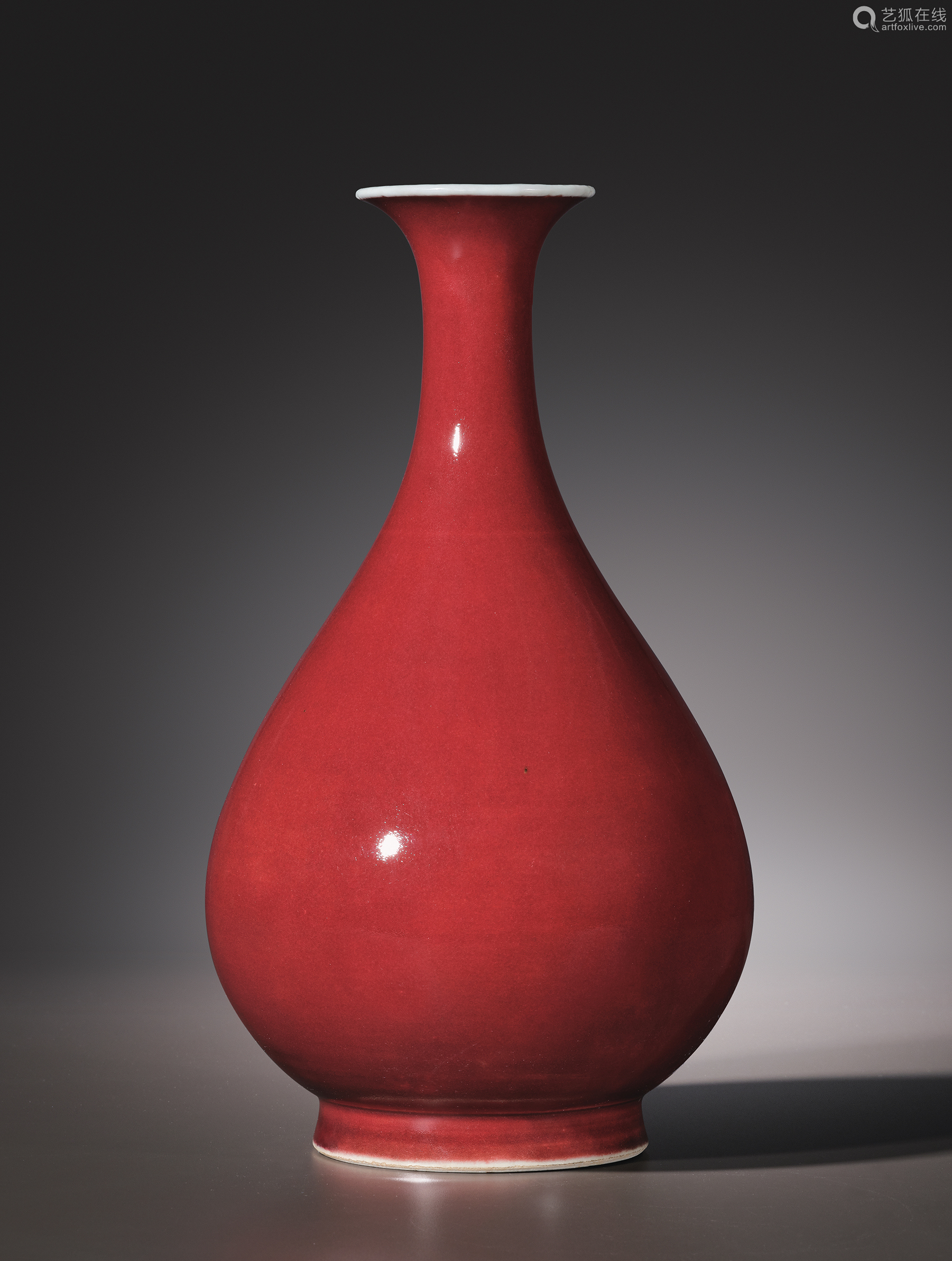 清雍正霁红釉玉壶春瓶