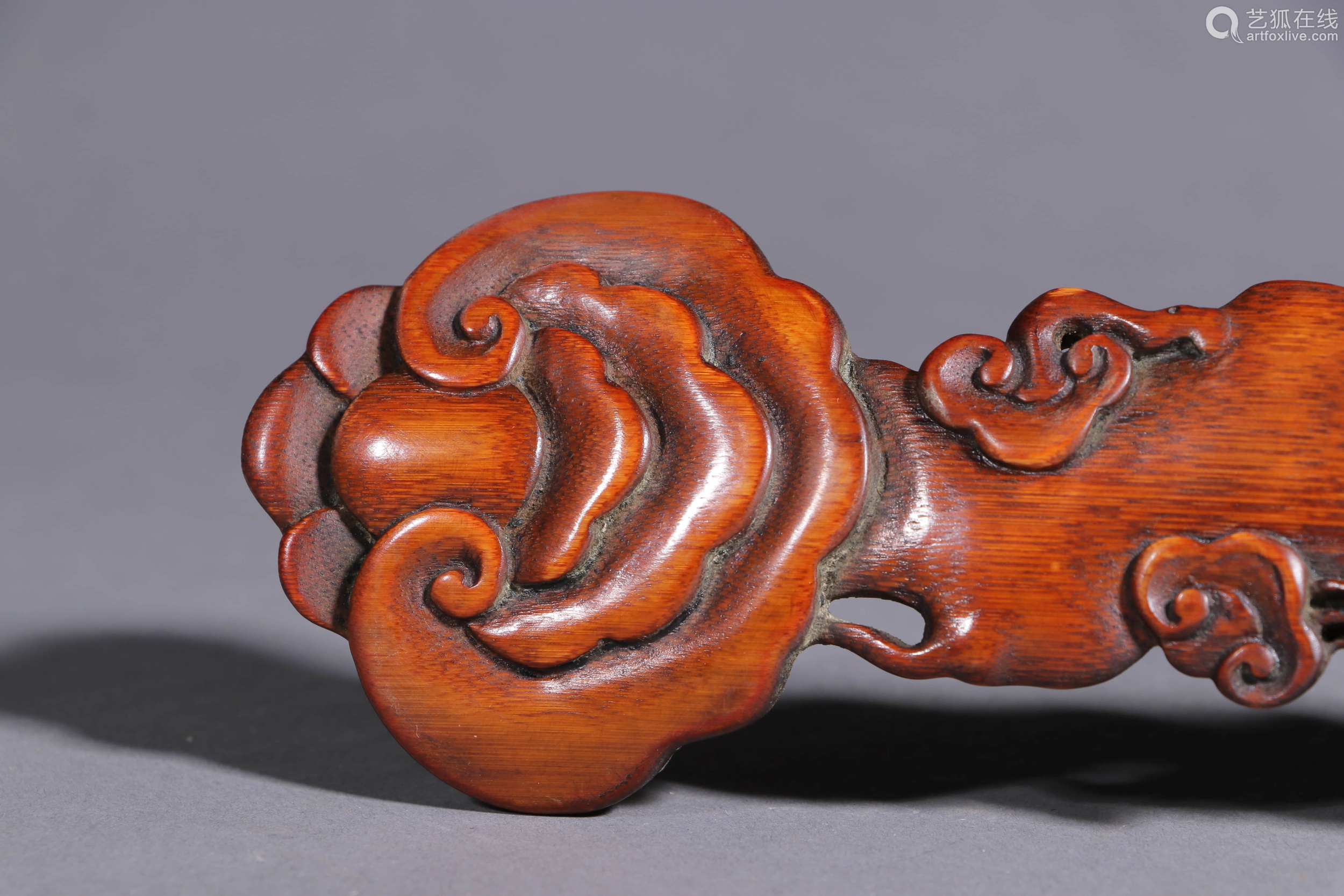 竹雕灵芝纹如意 a chinese carved bamboo ruyi ornament