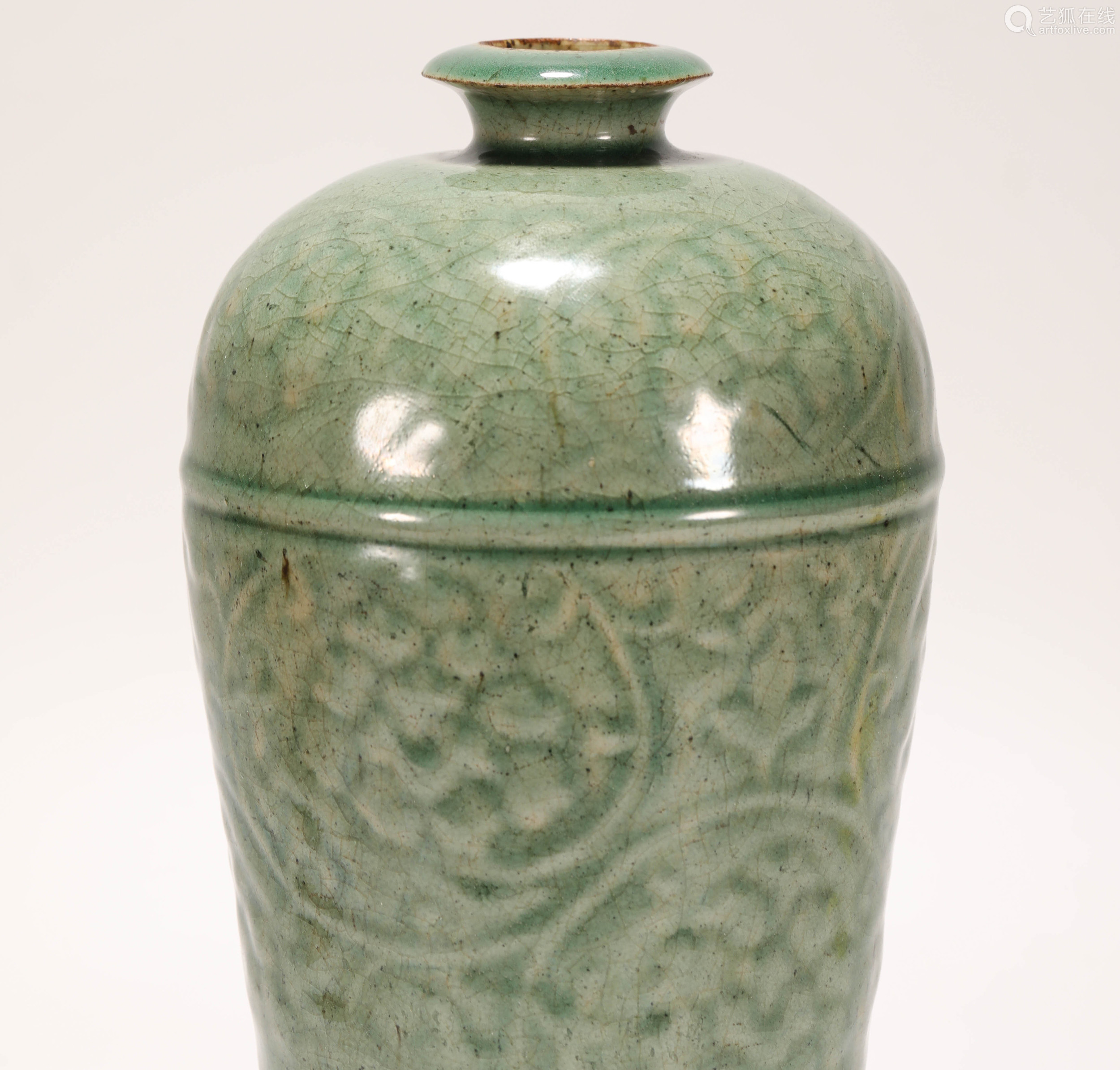 longquan green kiln prunus vase from song宋代龙泉青瓷梅瓶