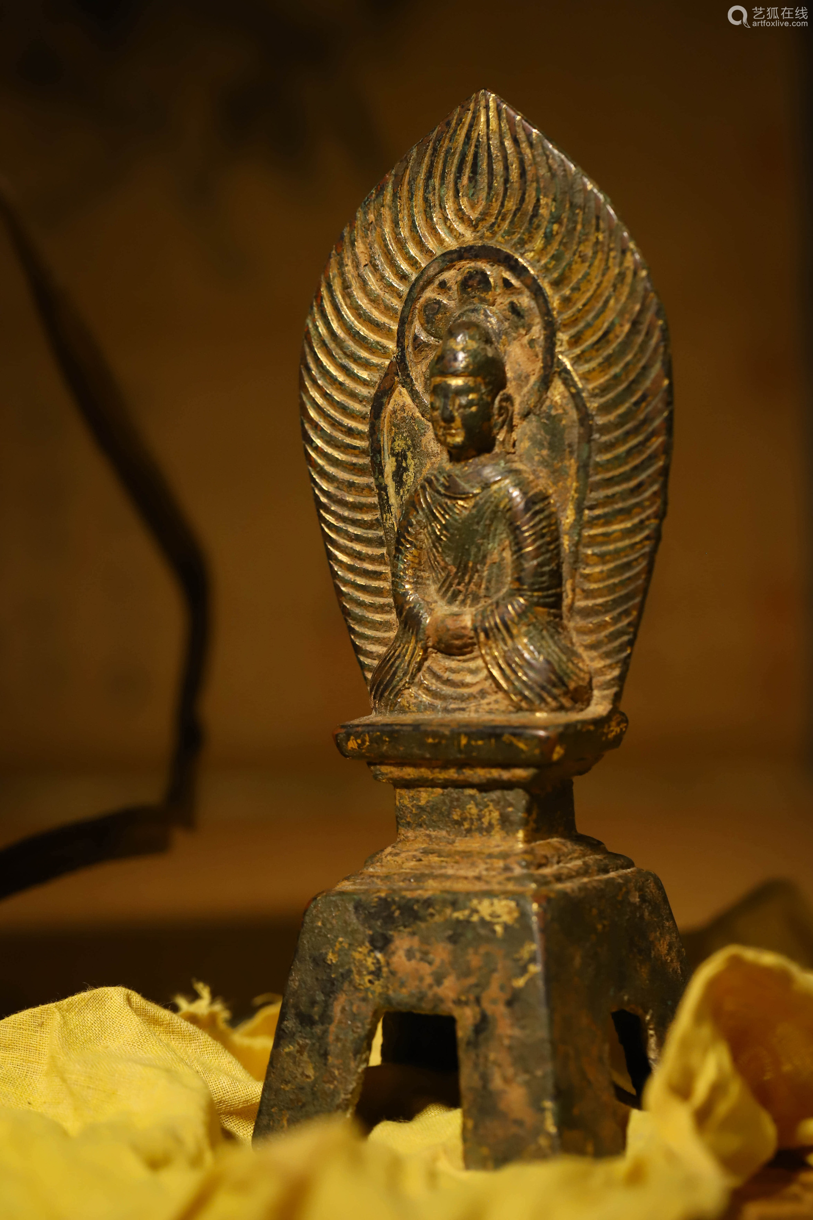 铜鎏金北魏佛a gilt-bronze northern wei dynasty buddha statue.