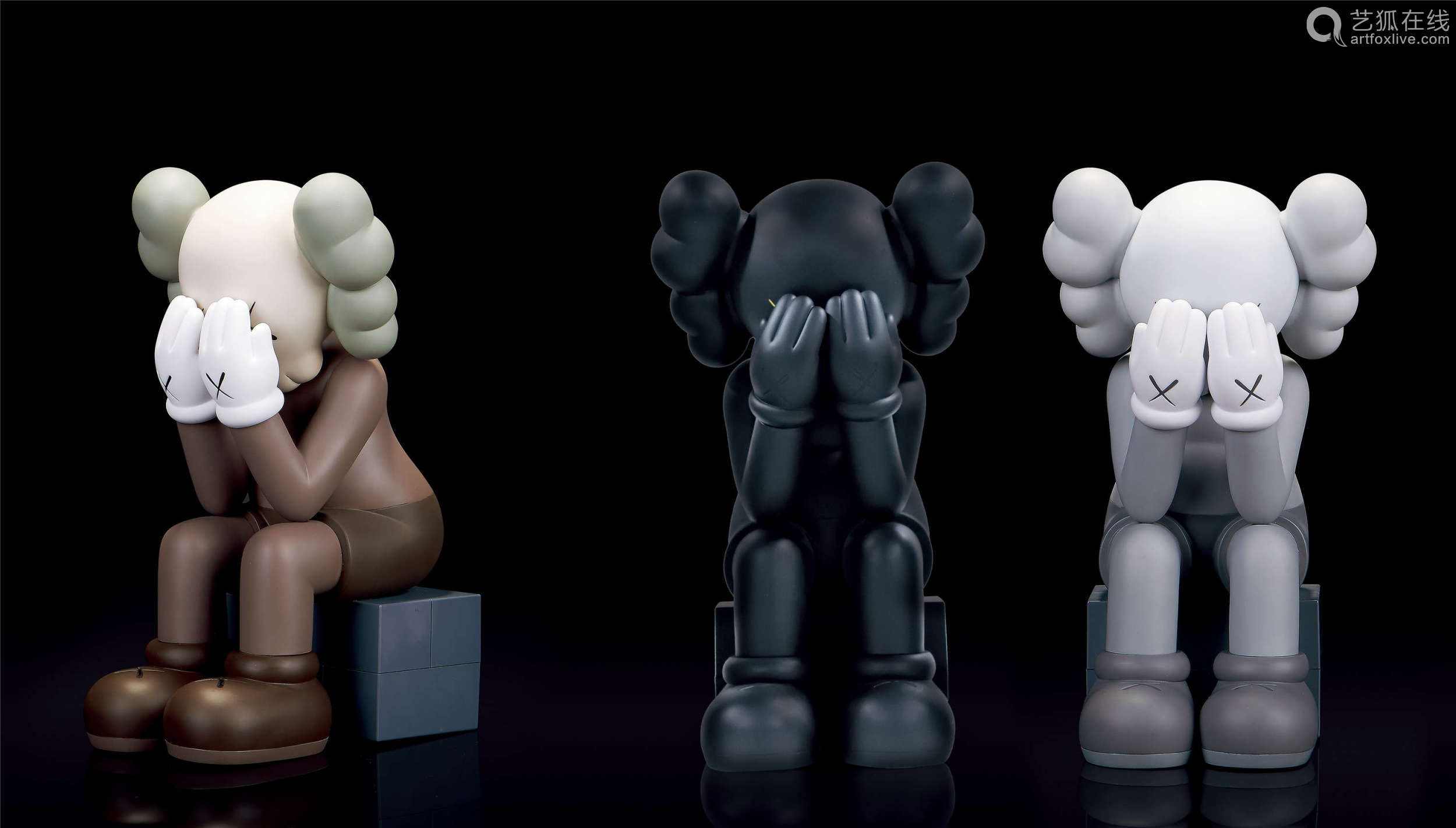 kaws2013年作passingthrough彩绘搪胶