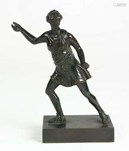 Grand Tour patinated bronze figural sculpture