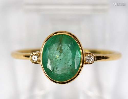 Emerald, diamond and 18k yellow gold ring