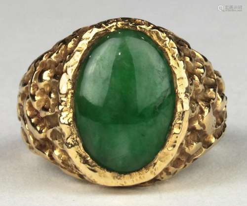 Jadeite and 14k yellow gold ring