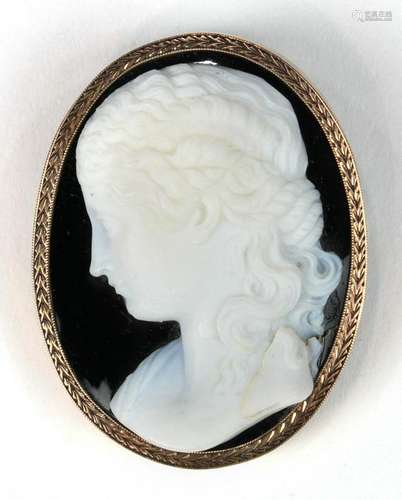 Onyx cameo, 12k yellow gold brooch