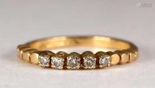 Diamond and 14k yellow gold ring