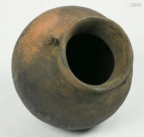 Pre-Columbian style vessel, having a wide rim, the