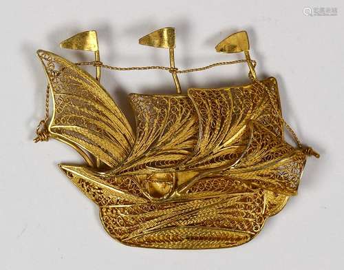 20k yellow gold filigree boat