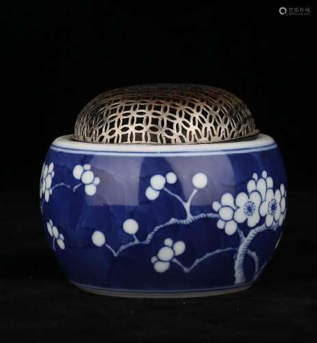 Blue And White Porcelain Covered Censer With Mark