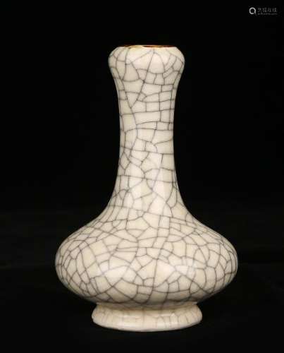 GeYao Form Porcelain Garlic Vase