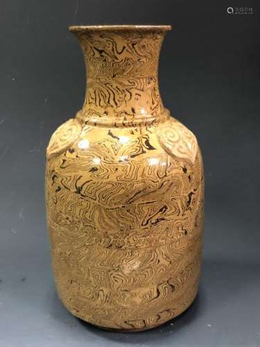 A Yellow-Glazed Marbleed Pottery Vase