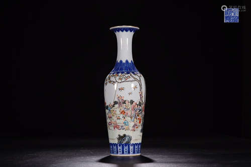 QIANLONG MARK BLUE WHITE FAMILLE ROSE VASE