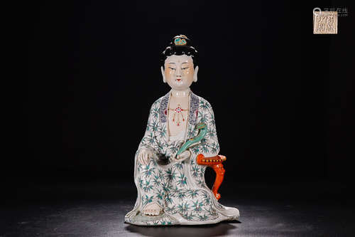 FAMILLE ROSE GUANYIN OENAMENT