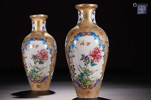 QIANLONG MARK FAMILLE ROSE VASES