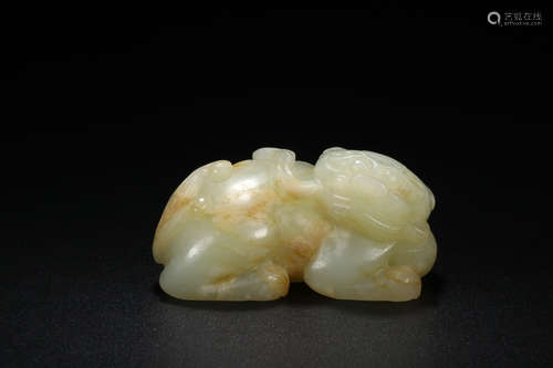 HETIAN JADE BEAST HANDPIECE