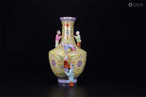 A Chinese Famille-Rose Porcelain Vase