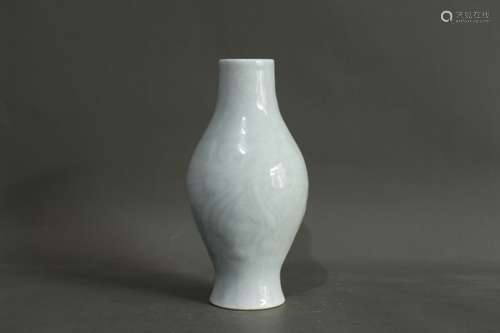 A Chinese White Glazed Porcelain Vase