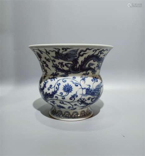 A Chinese Blue and White Porcelain Vase