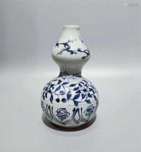 A Chinese Blue and White Porcelain Double Gourd Vase