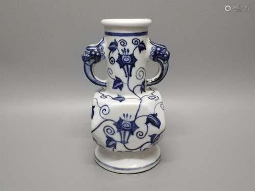 A Chinese Blue and White Porcelain Vase