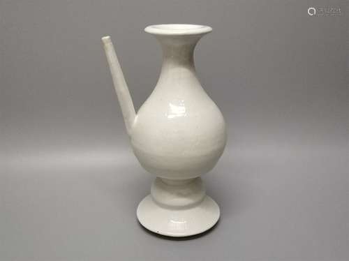 A Chinese White Glazed Porcelain Wine Pot