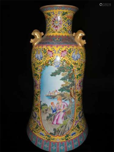 A Chinese Famille-Rose Porcelain Vase