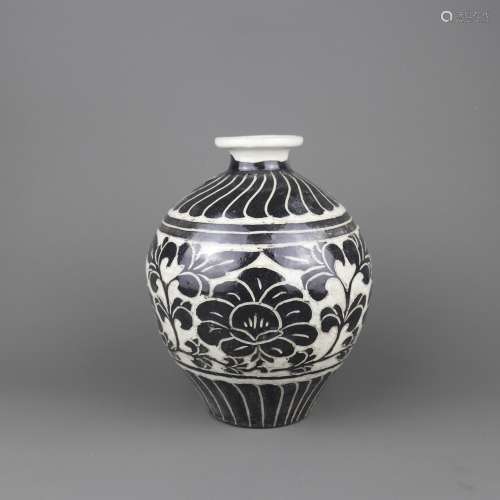 A Chinese Cizhou-Type Porcelain Vase