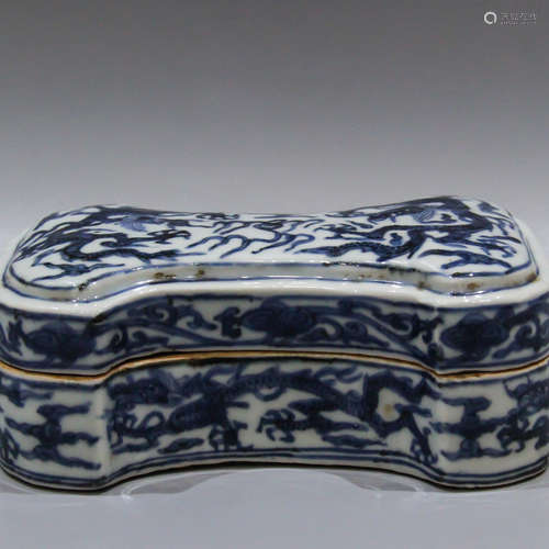 A Chinese Blue and White Porcelain Box with Cover