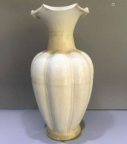 A Chinese White Glazed Porcelain Vase