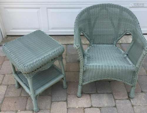Outdoor Wicker Arm Chair & Side Table