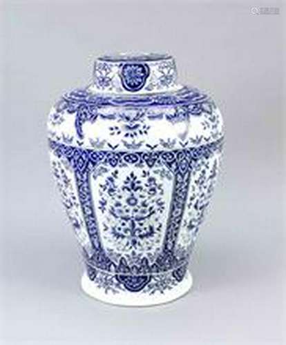 Delft vase, probably 1st half of the 18th century,