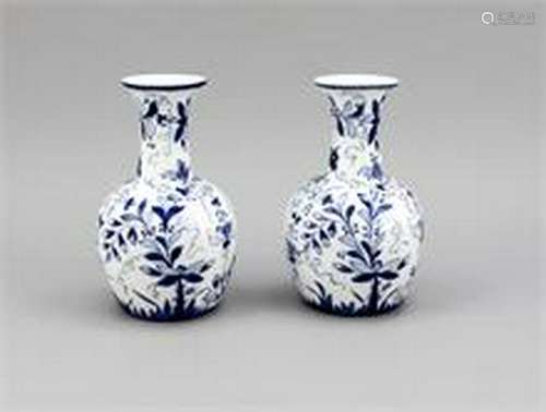 Pair of vases, garlands, probably 19th century, bottle