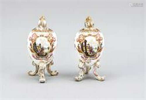 Pair of lidded boxes, KPM Berlin, beg. 19th century, on