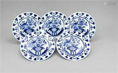 Five Delftware plates, Oud Delft, Holland, late 20th