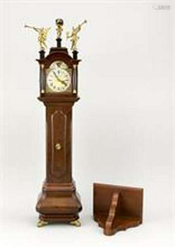 Seltene Miniatur Standuhr mit Konsole bez. Warmink,