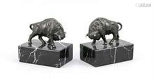 Pair of figurative bookends around 1920, bison with