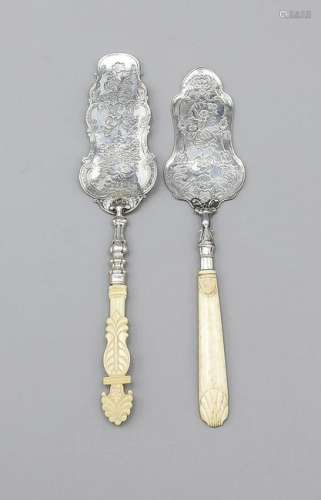 Two cake servers, 19th century, silver 12 (750/000)