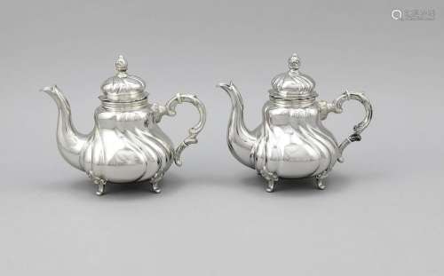 Pair of teapots, German, 20th cent., Sterling silver
