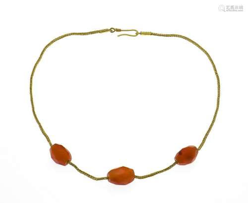 Antique carnelian necklace GG 830/000 with 3 fac.