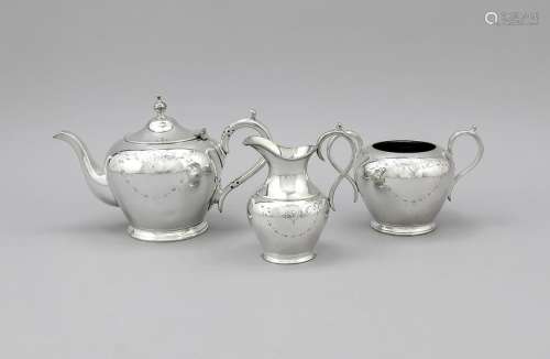 Three-piece tea service, England, 20th century, plated,