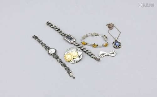 Compilation of jewelery and watches, 20th cent., silver