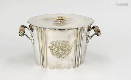 Oval lidded box, around 1900, plated, oval, slightly