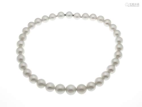 South Sea Pearl Collier with Fa. Nittel Patent clasp in