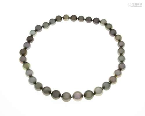 Tahitian pearl necklace with Fa. Nittel patent buckle