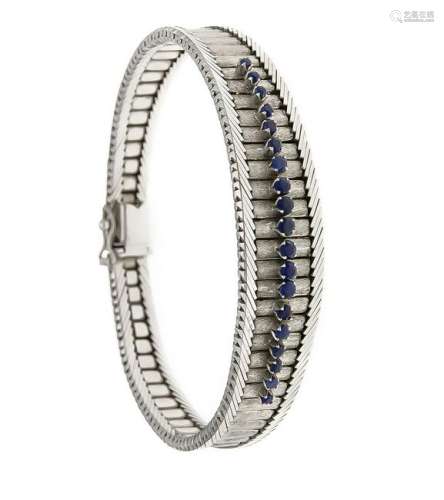 Sapphire bracelet WG 750/000 with 19 round fac.