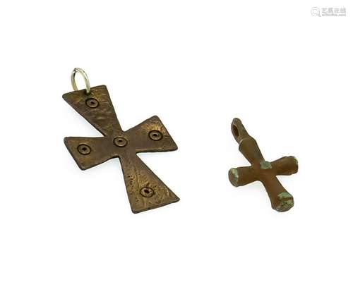 Antique cross pendant, L. 50 and 32 mm, 10.6 g