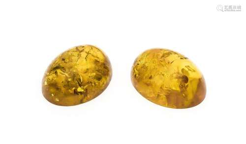 2 amber cabochons, total 13,66 ct, oval, dimensions 20