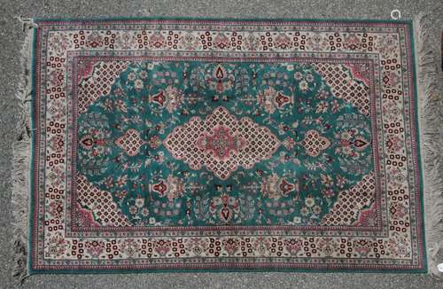 Fine Indo Sarouk Rug