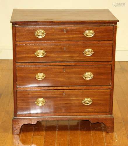 Federal Style Mahogany Bachelor's Chest